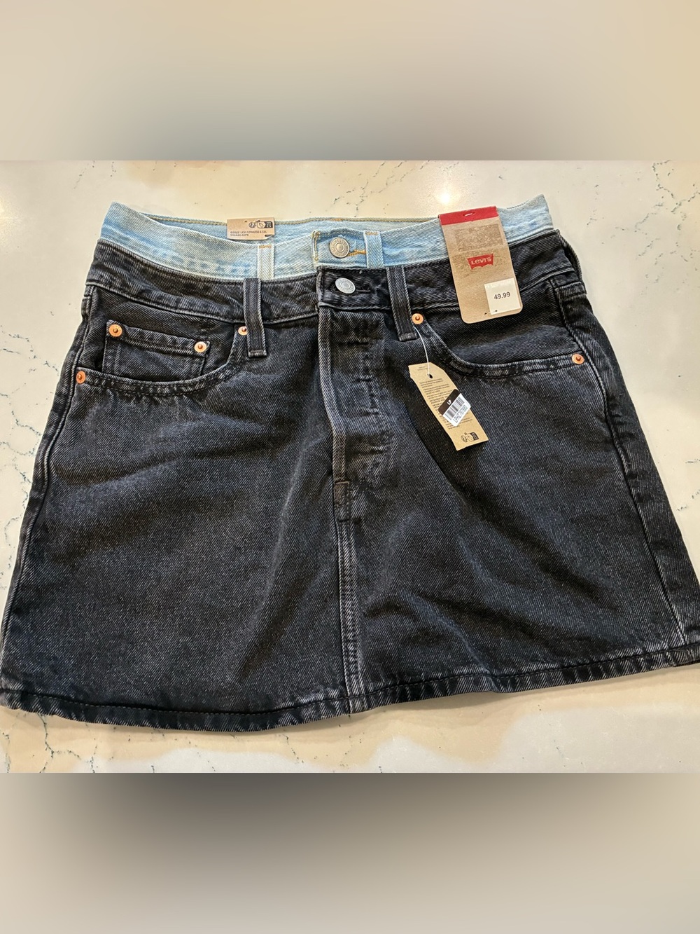 NWT Levi’s Women Icon Jeans Skirt Size 27